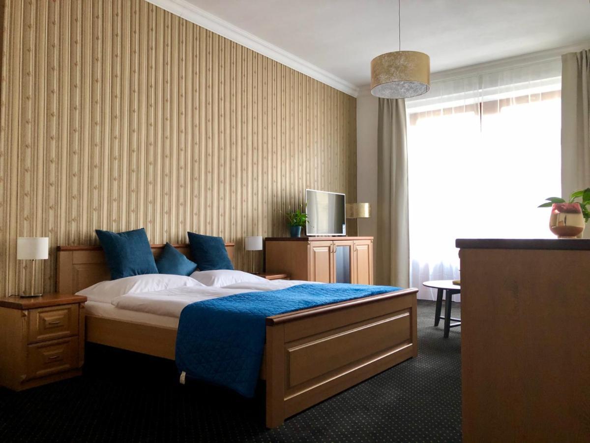Pension Drei Rosen Karlovy Vary Dış mekan fotoğraf